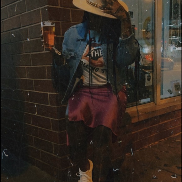 Meet Me!! - Picture 1 of 1